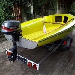 Műanyag csónak és gyári csónakszállító utánfutó használt eladó