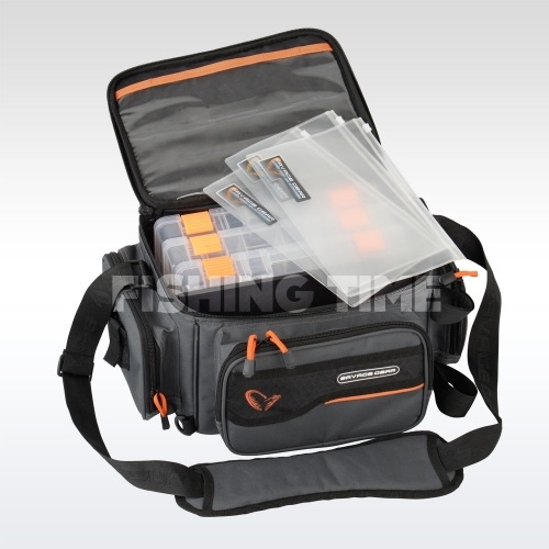 Savage Gear System Box Bag M pergetőtáska 3 dobozzal (20x40x29cm)